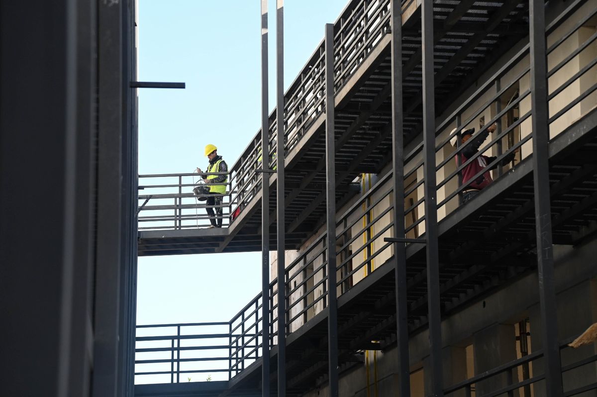 Obra en Godoy Cruz, en el complejo Constituyentes.