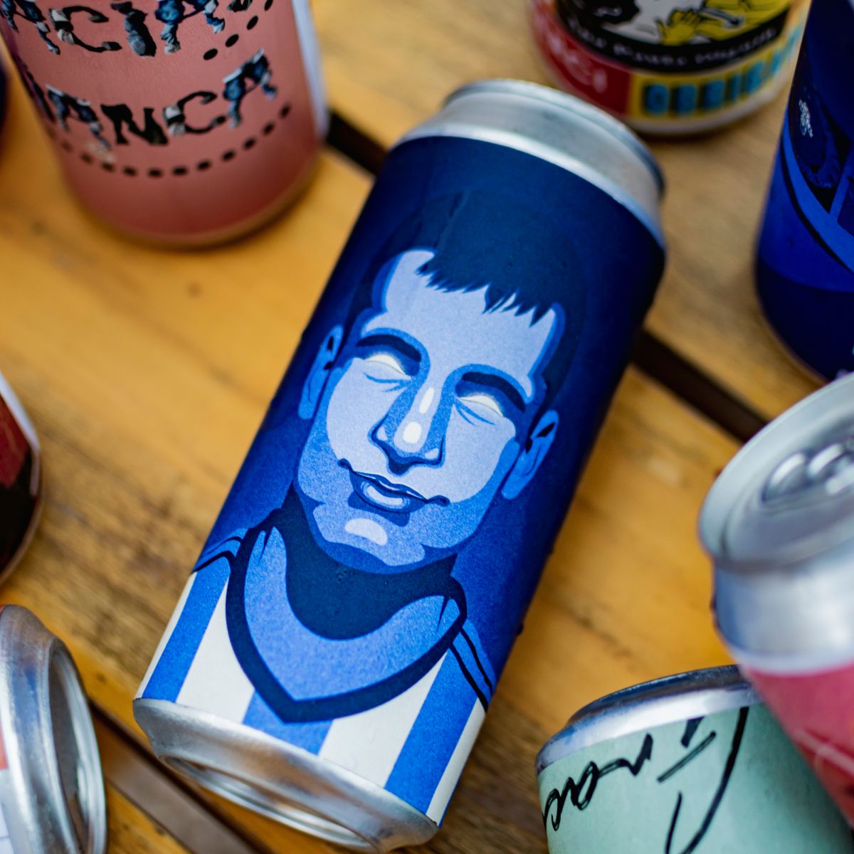 La lata de cerveza que homenajea al futbolista no vidente Federico Accardi, integrante del seleccionado nacional de fútbol Los Murciélagos.
