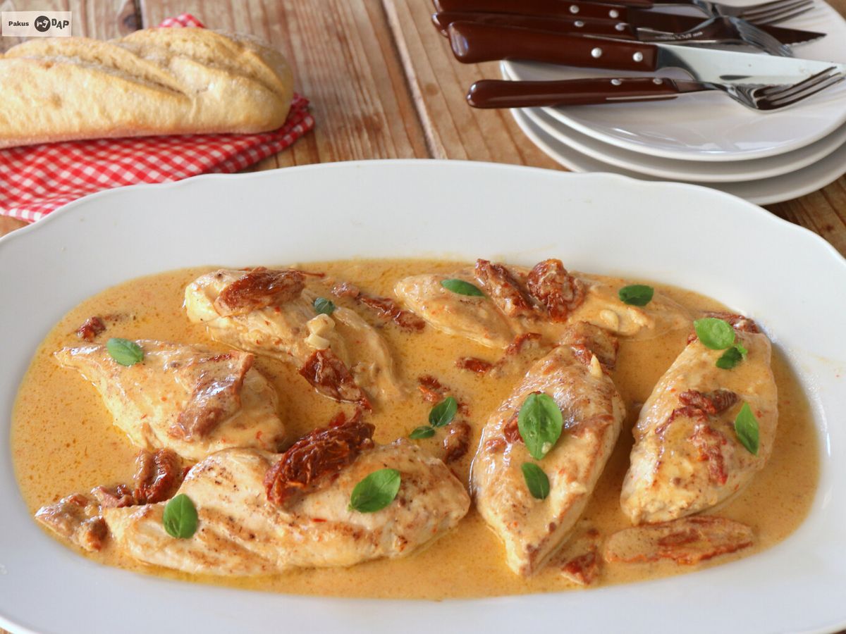 Este pollo cremoso enloquece a cualquiera.