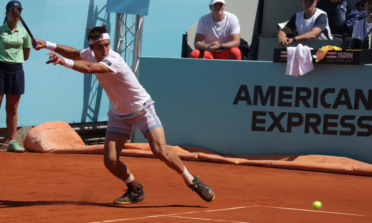 Etcheverry pasó de ronda tras más de 3 horas.