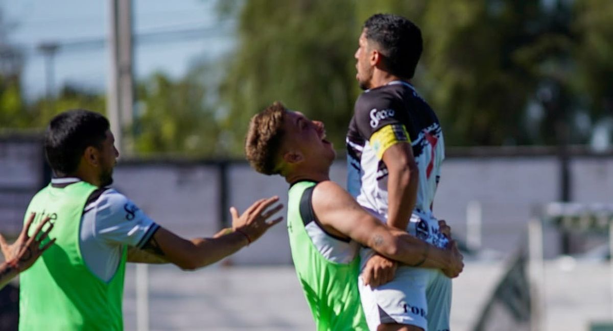 Matías Nouet a pesar de algunas críticas nunca bajó los brazos y respondió con goles. Matías Nouet a pesar de algunas críticas nunca bajó los brazos y respondió con goles.