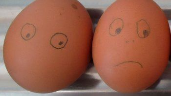Misterio en Inglaterra por la aparición del cadáver de un hombre con dos huevos duros en el recto