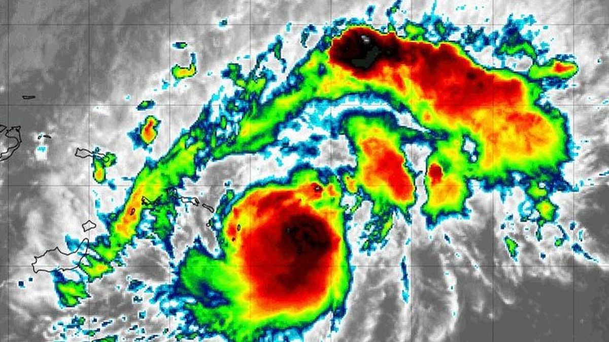 Este huracán tenía pocas posibilidades de desarrollo, pero hoy en día su magnitud aumento en grandes rasgos. Este huracán tenía pocas posibilidades de desarrollo, pero hoy en día su magnitud aumento en grandes rasgos.