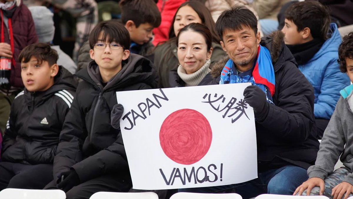 Japón vibró con sus hinchas en el Malvinas