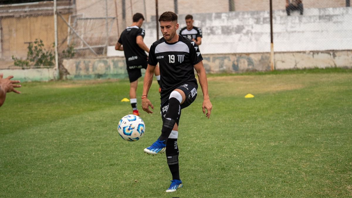 Nacho Antonio es el relojito que tiene el Lobo en el mediocampo.