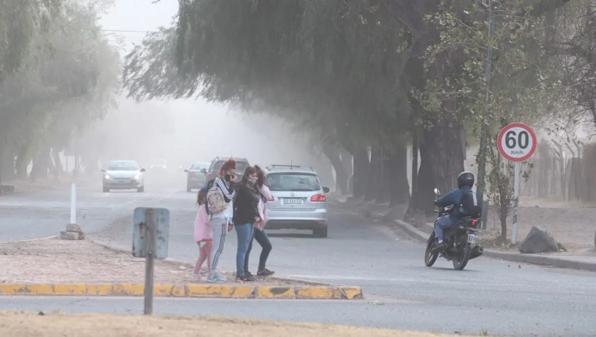 Se espera que el viento Zonda azote al Gran Mendoza con fuertes ráfagas.