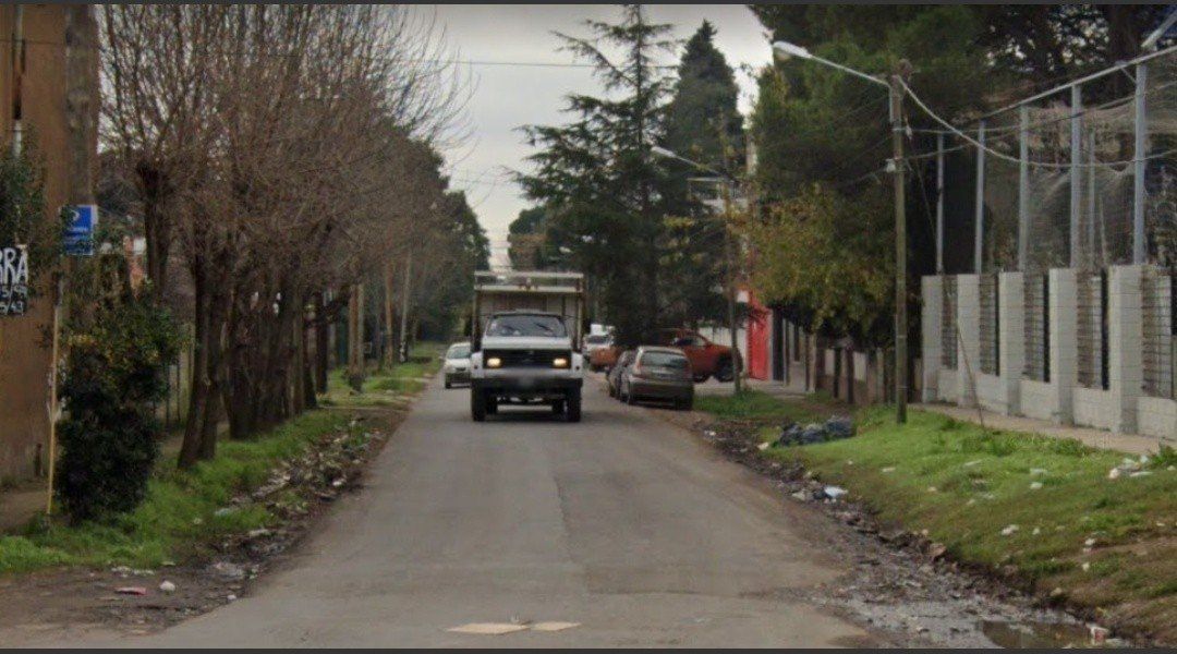 Cruel. Mataron a escobazos a un hombre.