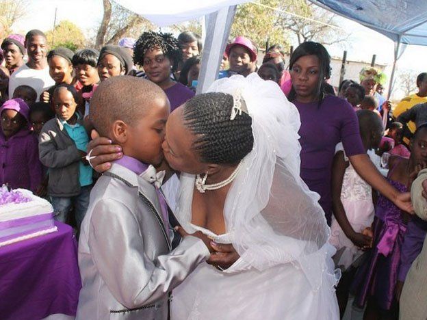 Polémica: en Sudáfrica un niño de 9 años se casó con una mujer de 62