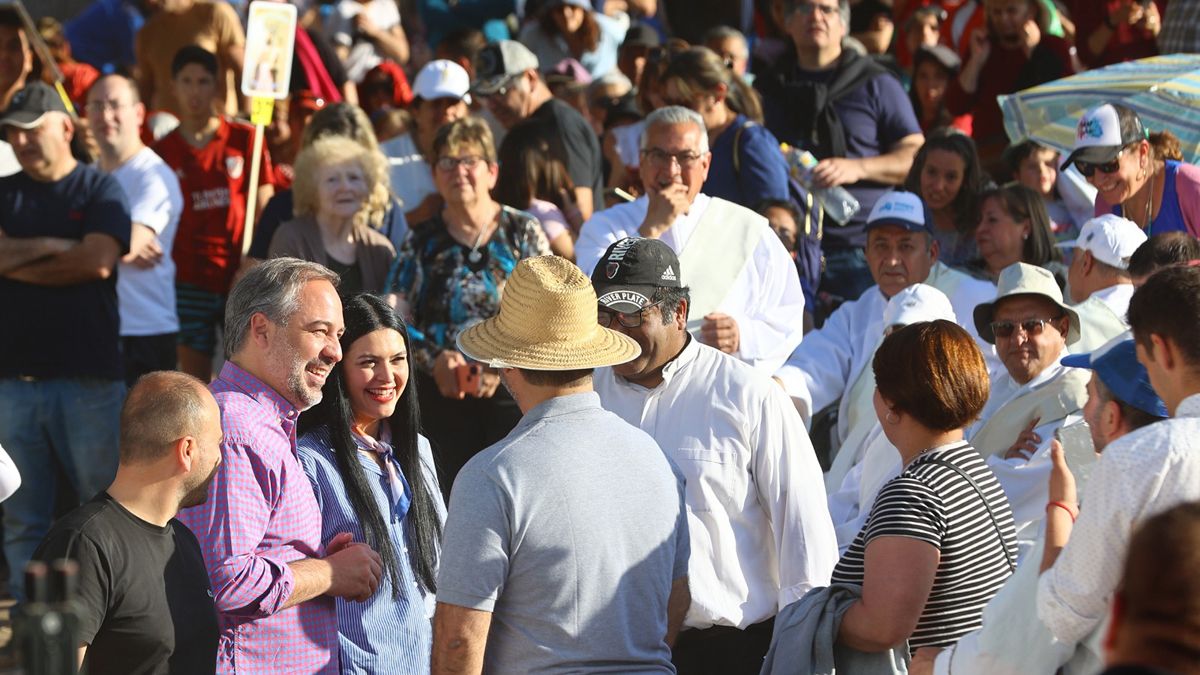 Matías Stevanato y Flor Destéfanis en la Fiesta Diocesana de Maipú.