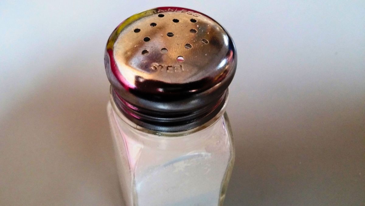 Lo mejor es regular y reducir el consumo de sal diaria. Lo mejor es regular y reducir el consumo de sal diaria.