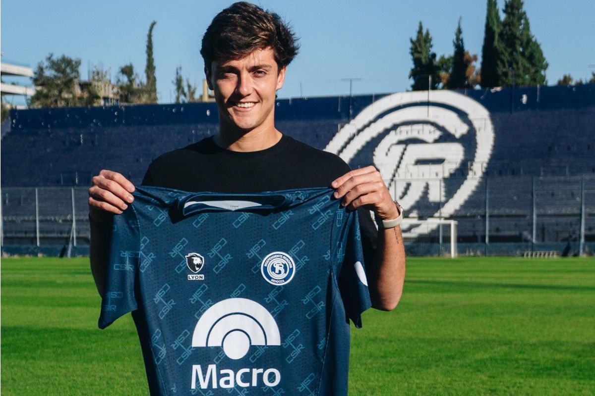 Sheyko con la camiseta de la Lepra.