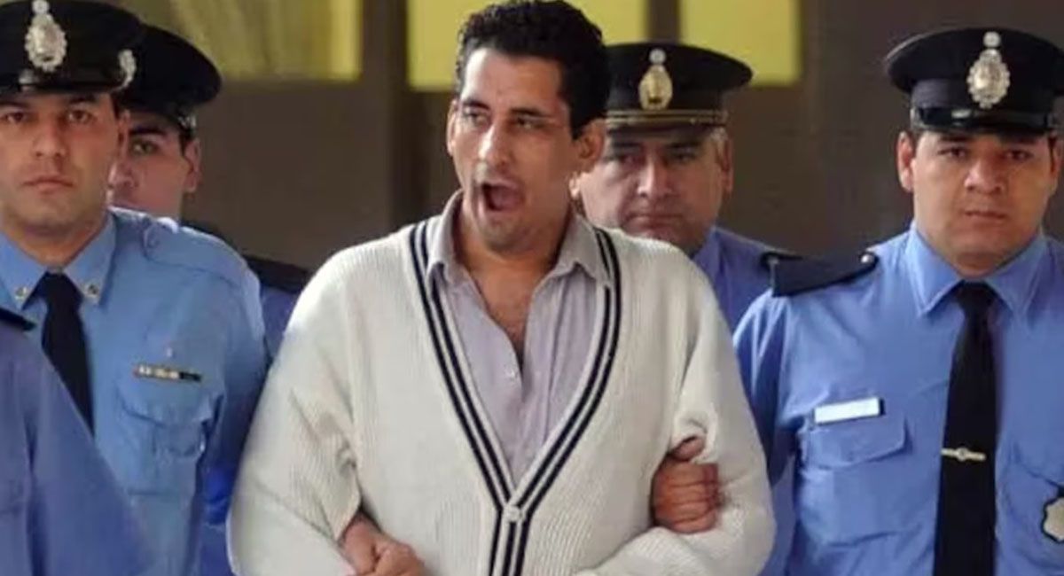 Un femicida que cumple perpetua por asesinar, desmembrar y sacarle los ojos a su ex pareja, fue beneficiado con salidas transitorias. Un femicida que cumple perpetua por asesinar, desmembrar y sacarle los ojos a su ex pareja, fue beneficiado con salidas transitorias.