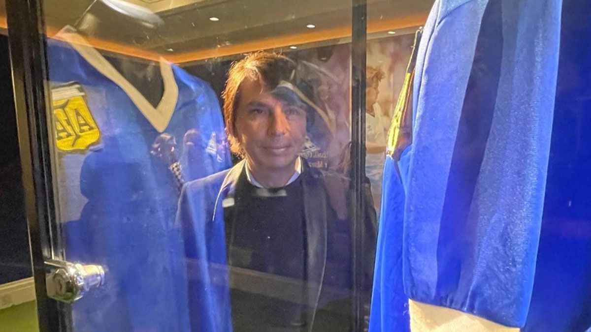 Marcelo Ordas, junto a la AFA y Chiqui Tapia, quiso comprar la camiseta de Maradona del Mundial 86