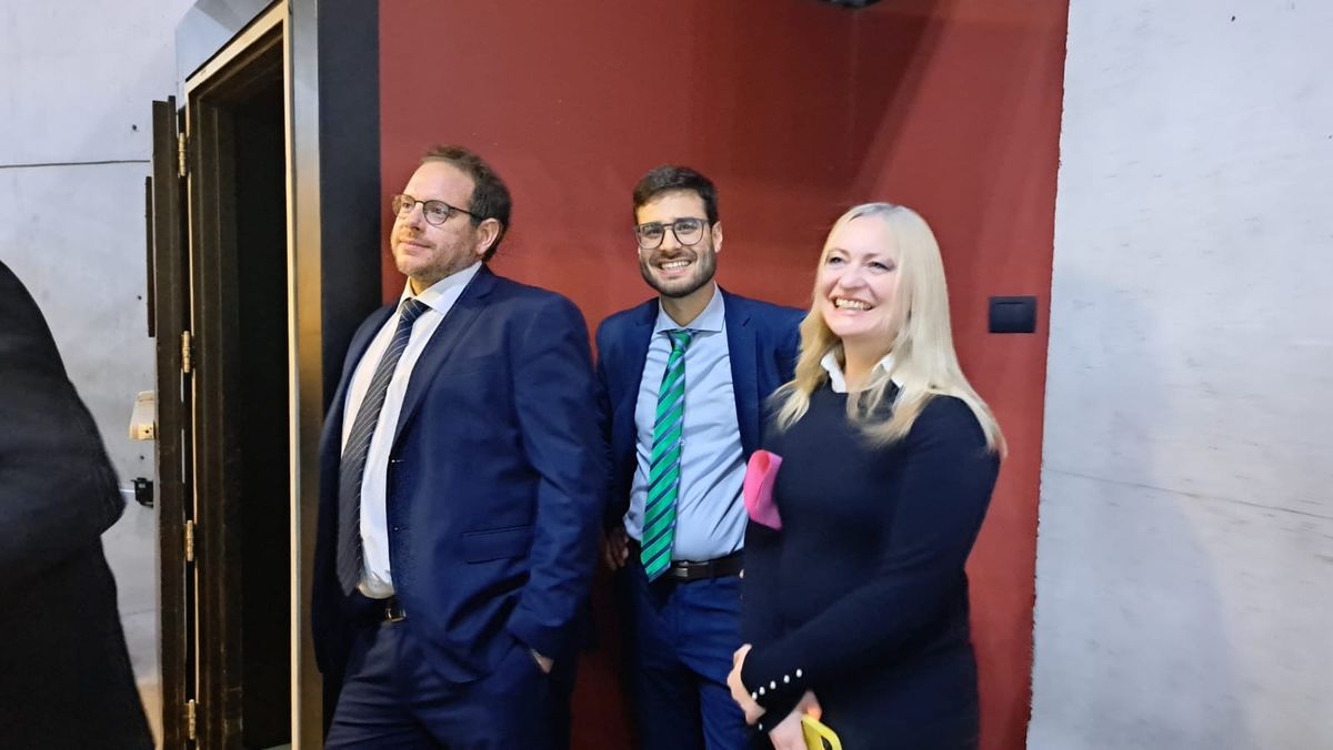 Lucas Ilardo, Emanuel Fugazzotto y Hebe Casado, tres de los cinco candidatos a vice, en la trastienda del debate del domingo. Lucas Ilardo, Emanuel Fugazzotto y Hebe Casado, tres de los cinco candidatos a vice, en la trastienda del debate del domingo.