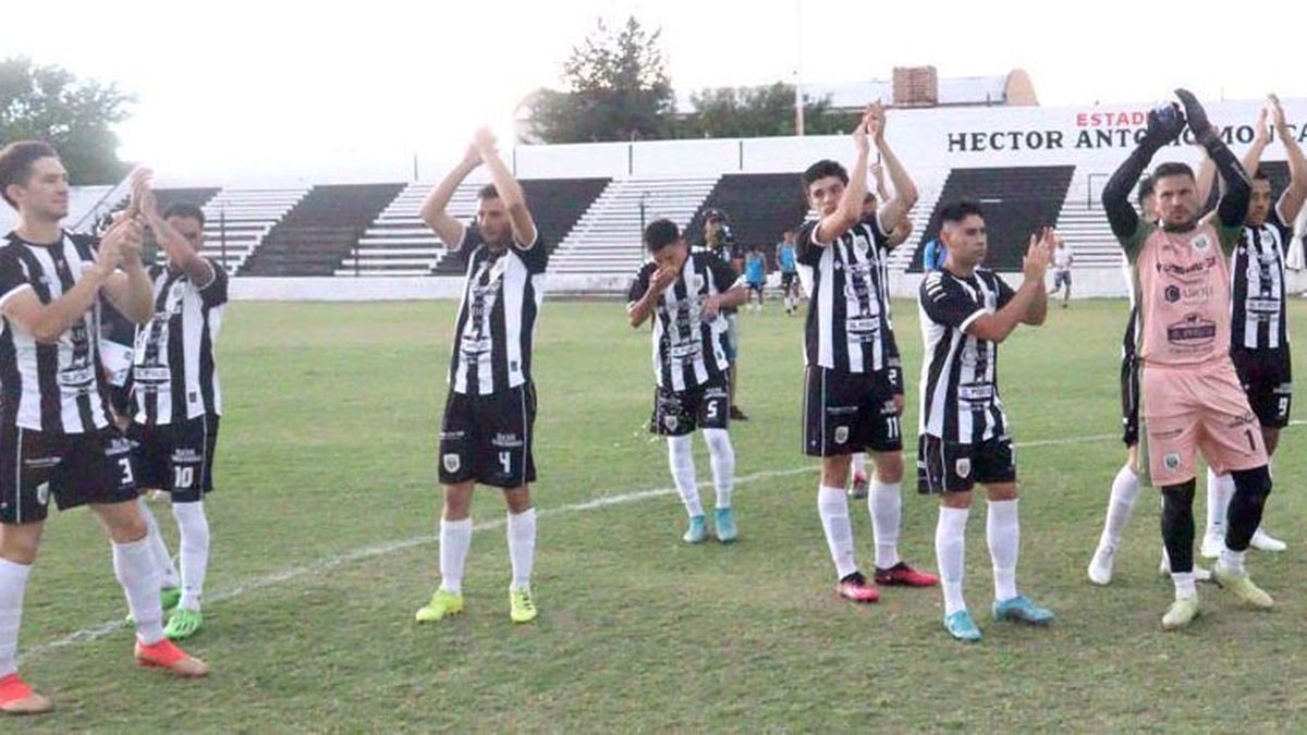 Pacífico buscará llegar a los cuartos de final en su cruce ante Argentino de Alvear. Pacífico buscará llegar a los cuartos de final en su cruce ante Argentino de Alvear.
