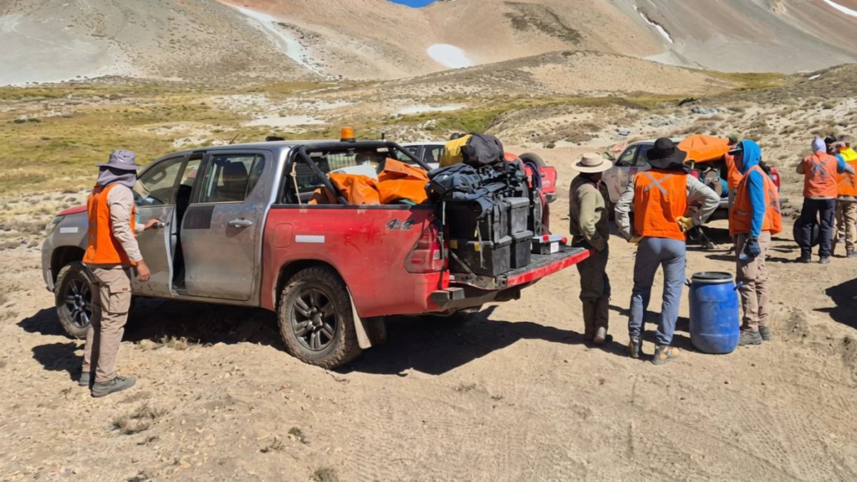 Esta semana, a su vez, Kobrea, con BHP como socio estratégico, pagó U$S500.000 y entregó 300.000 acciones para avanzar sobre otros 7 proyectos de cobre en Mendoza. Esta semana, a su vez, Kobrea, con BHP como socio estratégico, pagó U$S500.000 y entregó 300.000 acciones para avanzar sobre otros 7 proyectos de cobre en Mendoza.
