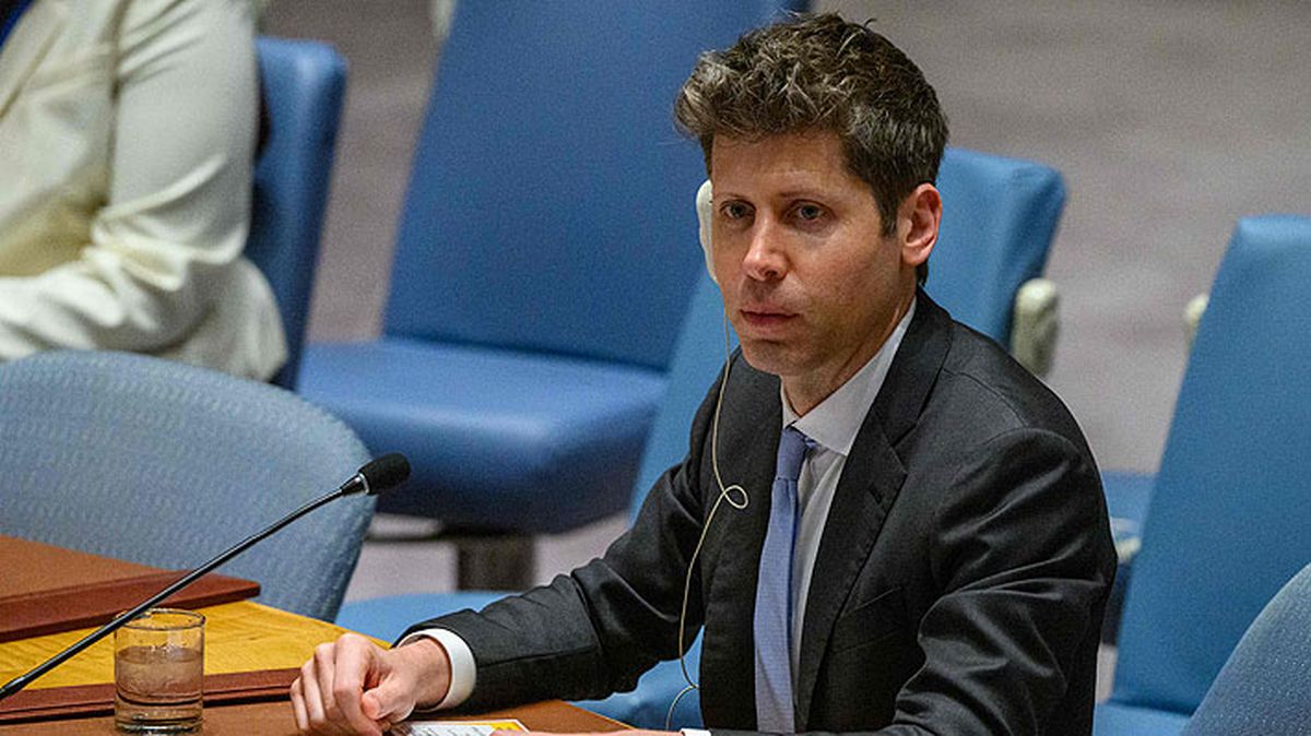 El CEO de OpenAI, Sam Altman, advirtió ante la ONU sobre los peligros de la inteligencia artificial autónoma. El CEO de OpenAI, Sam Altman, advirtió ante la ONU sobre los peligros de la inteligencia artificial autónoma.