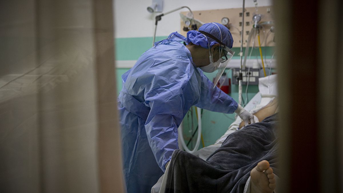 El total de muertos por covid desde el inicio de la pandemia suman 99.640.