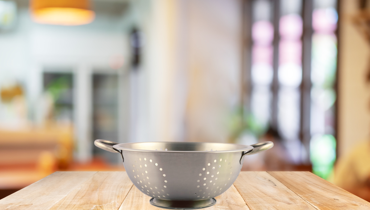 Recicla el colador viejo de la cocina y conviértelo en esta hermosa idea