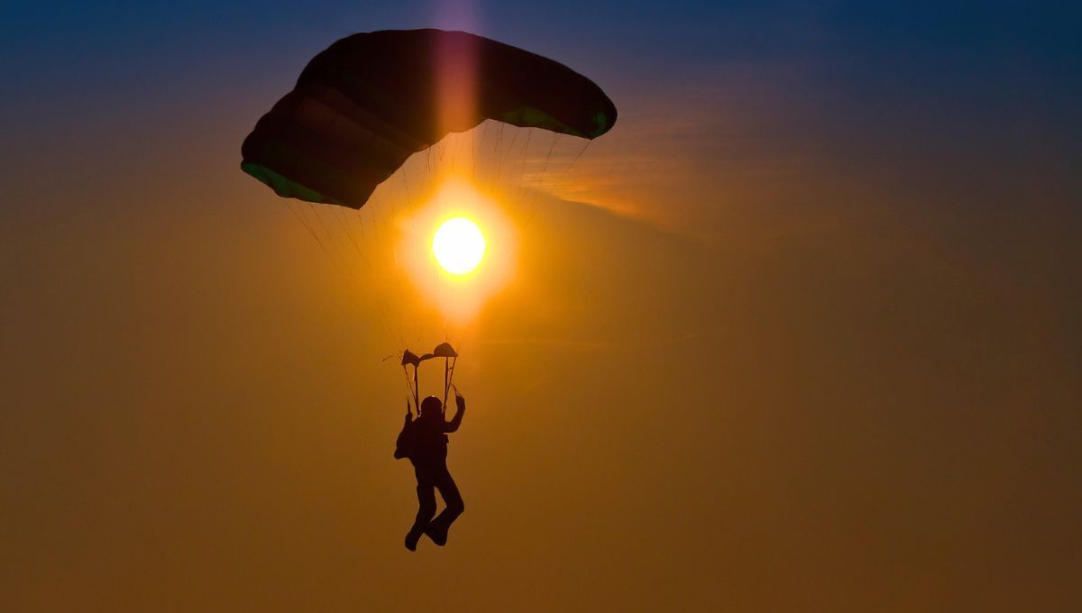 El día que un hombre cayó del cielo: en qué parque aterrizó el primer paracaidista de la historia