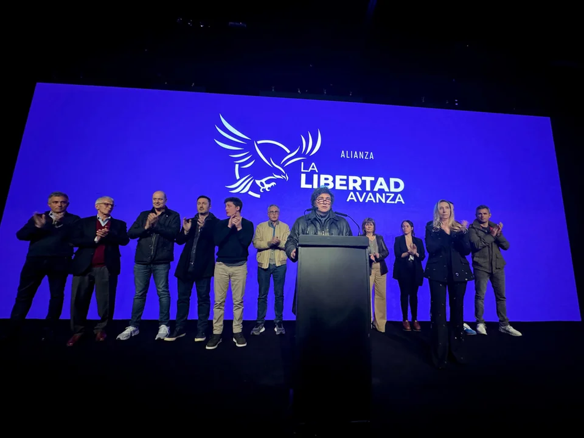 Milei cerró la campaña en Rosario y alentó a defender la libertad frente al 