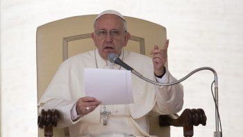 Francisco instó a los jóvenes a 