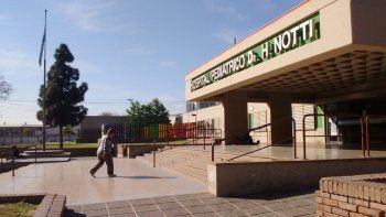 Un padre atropelló con su auto accidentalmente a su beba de un año y siete meses