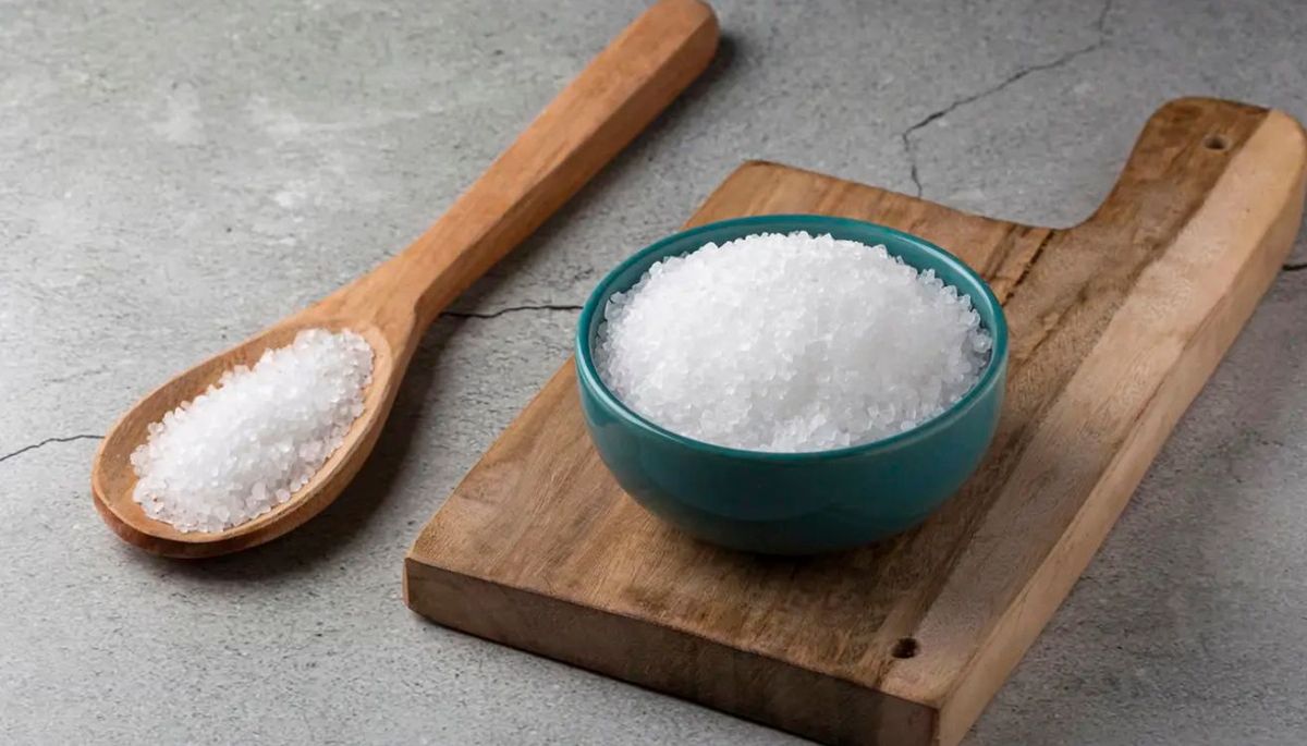 Los granos de sal absorben el perfume y luego lo liberan en el ambiente. Los granos de sal absorben el perfume y luego lo liberan en el ambiente.