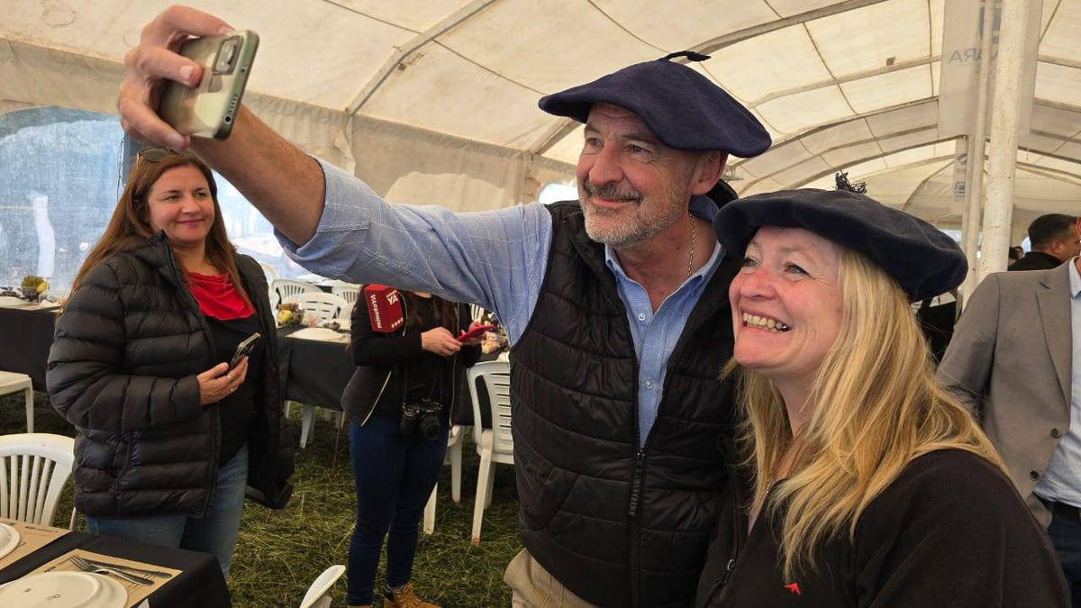 El ministro de Producción, Rodolfo Vargas Arizu, y la vicegobernadora, Hebe Casado. El ministro de Producción, Rodolfo Vargas Arizu, y la vicegobernadora, Hebe Casado.