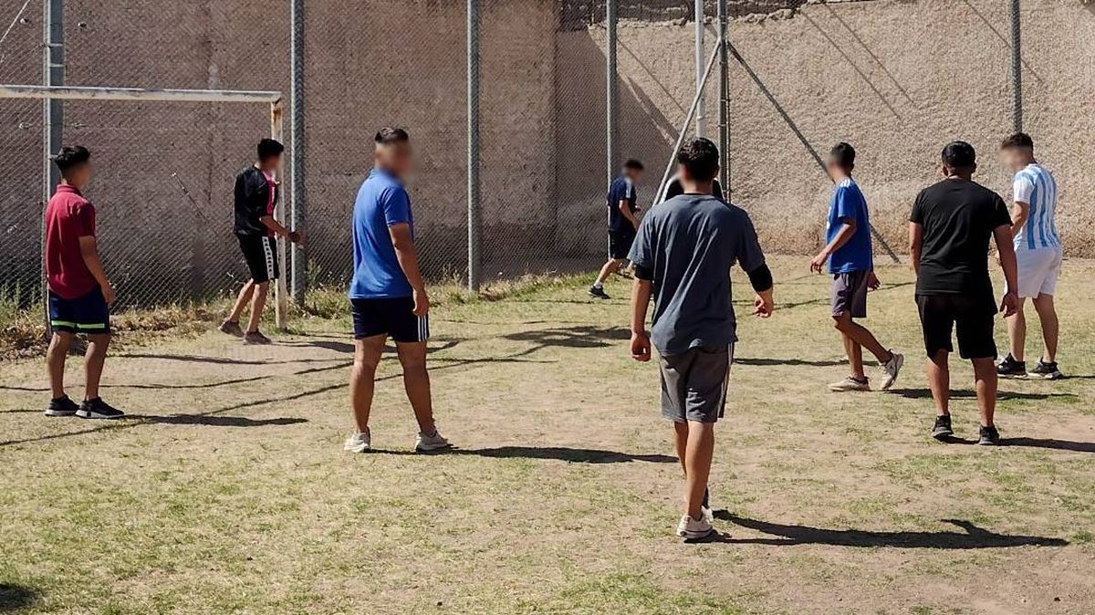 El personal que está al cuidado directo de niños y adolescentes del ex COSE y la ex DINAF es el que cobrará este extra en su sueldo. El personal que está al cuidado directo de niños y adolescentes del ex COSE y la ex DINAF es el que cobrará este extra en su sueldo.