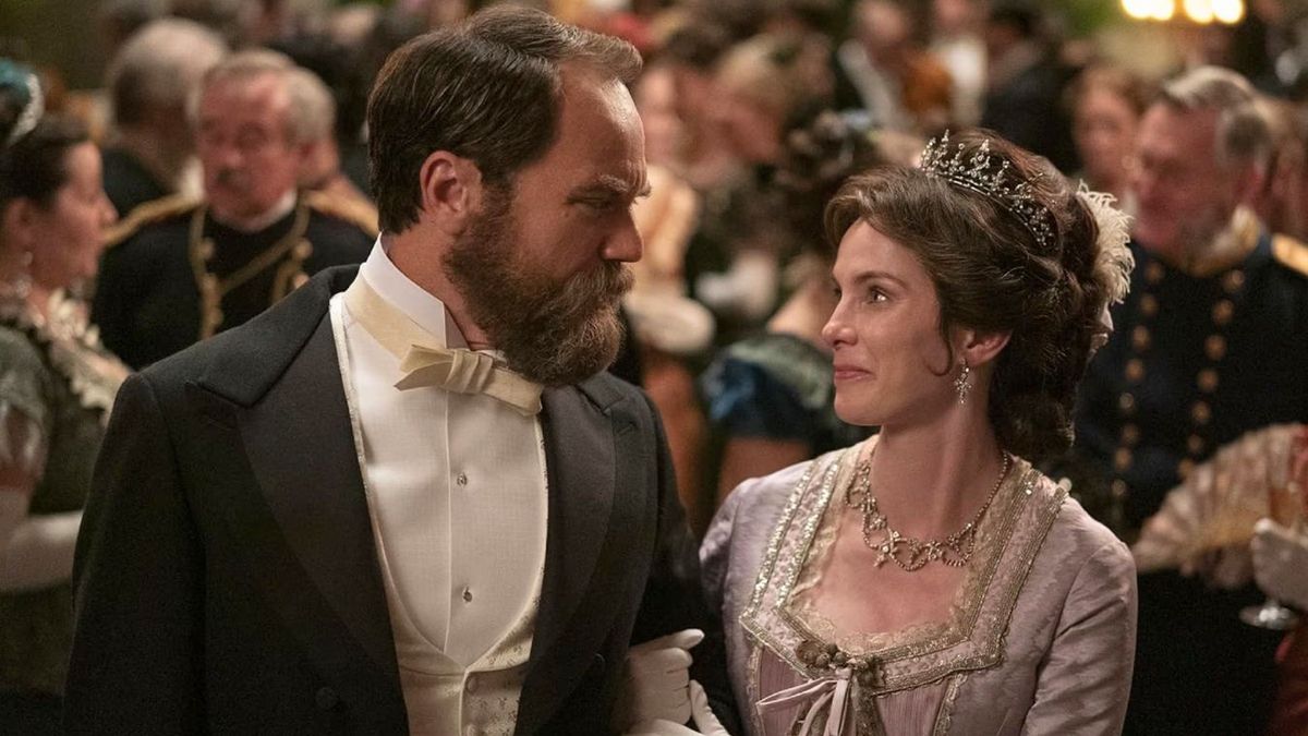 La trama de Muerte por un rayo gira en torno a la historia del presidente asesinado James Garfield. La trama de Muerte por un rayo gira en torno a la historia del presidente asesinado James Garfield.