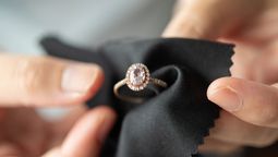 Paso a paso para limpiar los anillos y pulseras de plata Paso a paso para limpiar los anillos y pulseras de plata