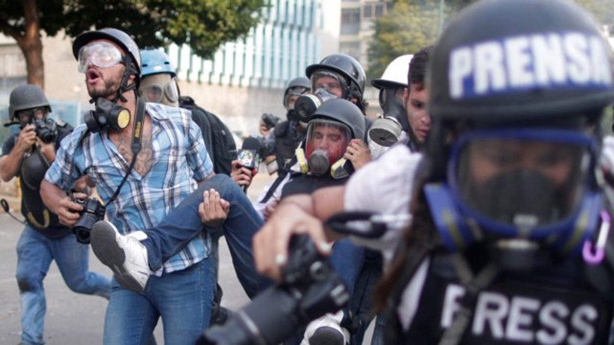 Los y las periodistas en zonas de conflicto son blanco de ataques.